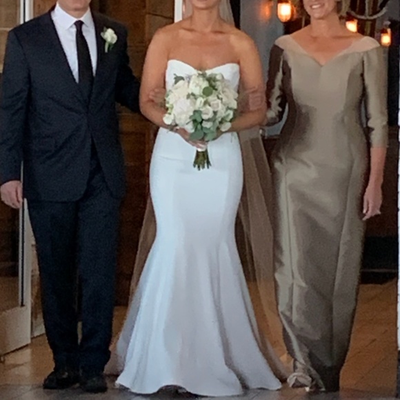 Mother of the Bride/Groom Custom Seng Couture Gown, Gold, Size 10 - Picture 2 of 6